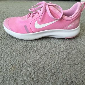 Nike Flex Experience 8 shoes, size 6 youth (fits a 7-7.5 adult women’s)